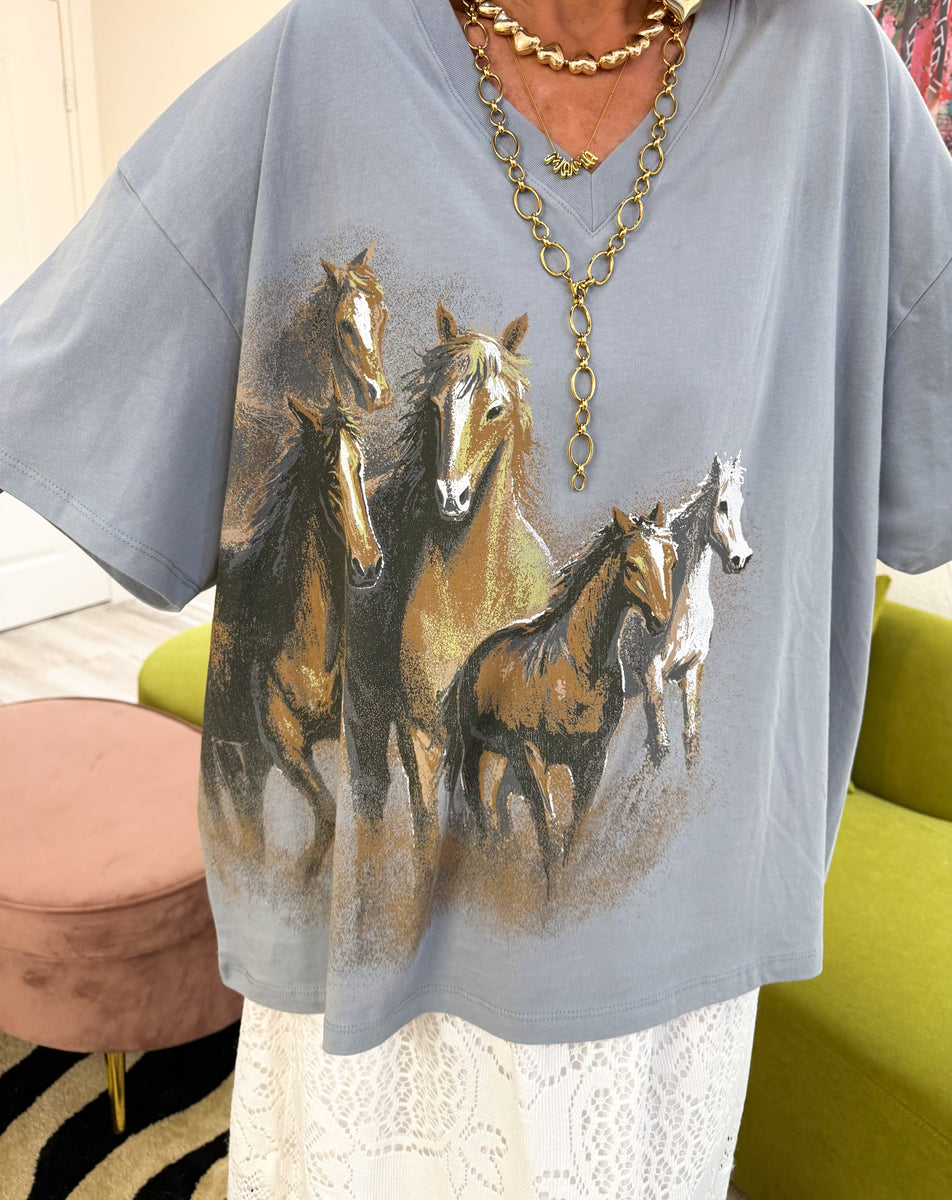 Wild Horses OS V-Neck Tee – Wild Honey TX
